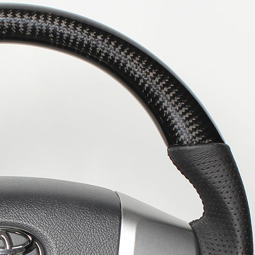 REAL ORIGINAL SERIES GUN GRIP SMALL DIAMETER ROUND SHAPE BLACK CARBON BLACK EURO STITCH STEERING WHEEL FOR TOYOTA HIACE 200 : 4 TYPE OR KOUKI  H214-BKC-BK