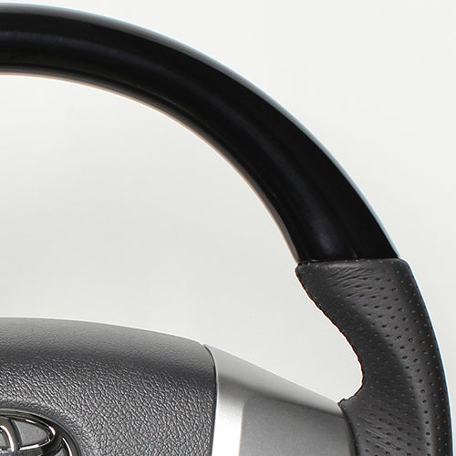 REAL ORIGINAL SERIES GUN GRIP SMALL DIAMETER ROUND SHAPE PIANO BLACK BLACK EURO STITCH STEERING WHEEL FOR TOYOTA HIACE 200 : 4 TYPE OR KOUKI  H214-PBW-BK