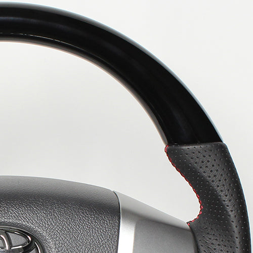 REAL ORIGINAL SERIES GUN GRIP SMALL DIAMETER ROUND SHAPE PIANO BLACK RED X BLACK EURO STITCH STEERING WHEEL FOR TOYOTA HIACE 200 : 4 TYPE OR KOUKI  H214-PBW-RD