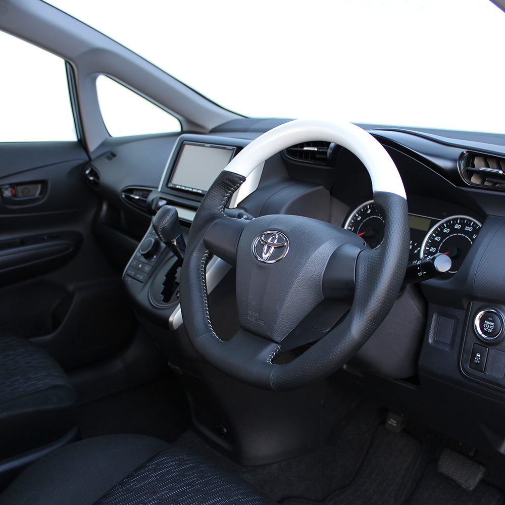 REAL ORIGINAL SERIES D SHAPE PEARL WHITE SILVER STITCH STEERING WHEEL FOR TOYOTA VOXY 70 : KOUKI 3 SPOKE TYPE E20-WHW-SL