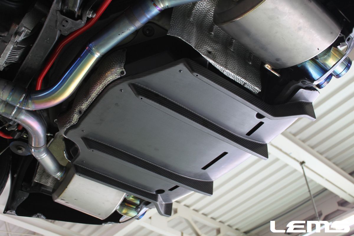 LEMS DRY CARBON REAR UNDER DIFFUSER DRY CARBON UNPAINTED FOR LEXUS IS F USE20 L517-1