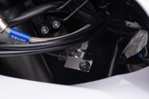 PLOT SWAGE-LINE PRO FRONT BRAKE HOSE KIT TRI-PIECE RED AND BLUE ALUMINUM FITTINGS CLEAR HOSE FOR SUZUKI HAYABUSA BREMBO SPEC SAP555FT