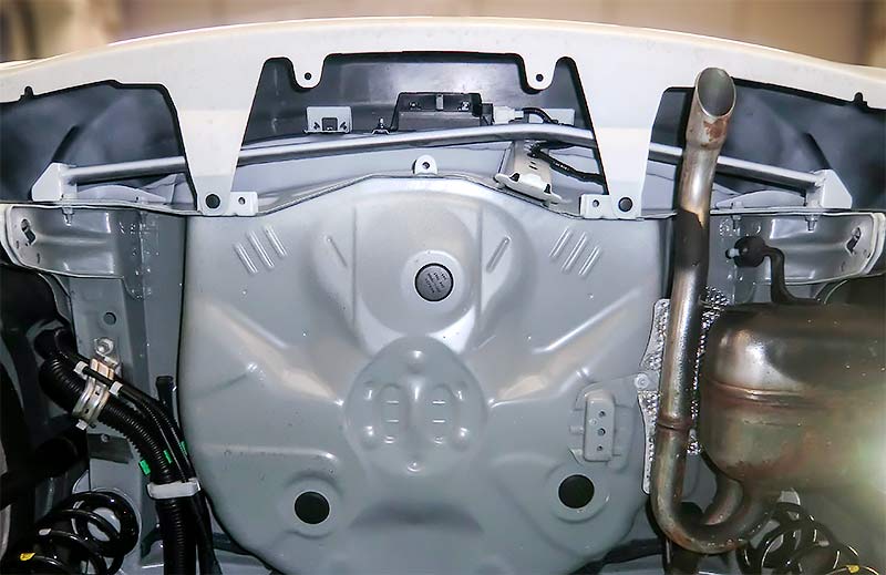 OKUYAMA FRAME BRACE REAR For TOYOTA AQUA NHP10 692-058-0