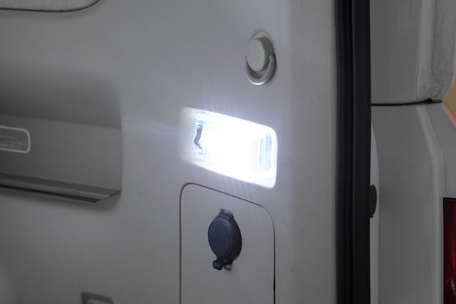 CAR MAKE T&E LED LUGGAGE LAMP (ANTI-AFTERGLOW) E51 ELGRAND ONLY (LT-2) FOR  CARMAKETE-02609