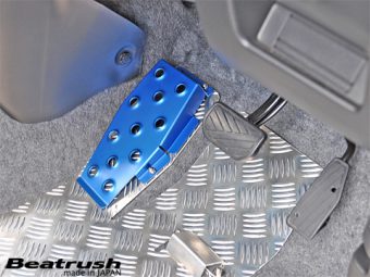 LAILE BEATRUSH DRIVER'S FOOTREST RED For SUZUKI ALTO HA36S S48502DRR