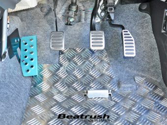 LAILE BEATRUSH DRIVER'S FOOTREST RED For SUZUKI ALTO WORKS HA36S S48504DRR