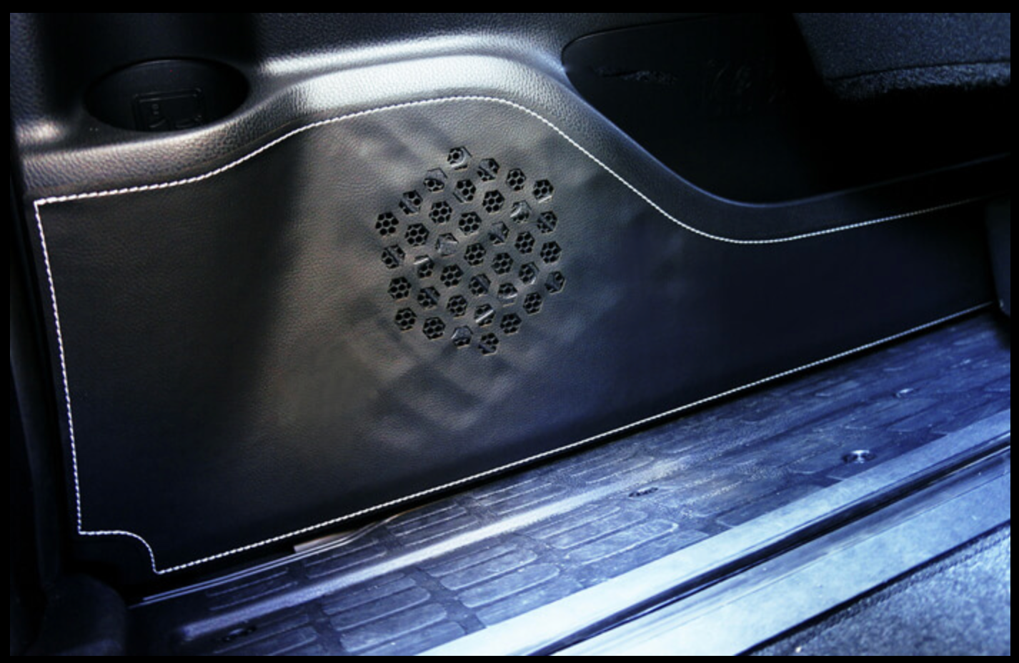 TOMS DOOR KICK PROTECTOR For ESQUIRE ZRR8 ZWR8 G 08471-TZR80