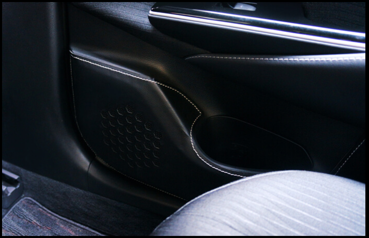 TOMS DOOR KICK PROTECTOR For CROWN GWS224 AZSH20 ARS220 08471-TAS22