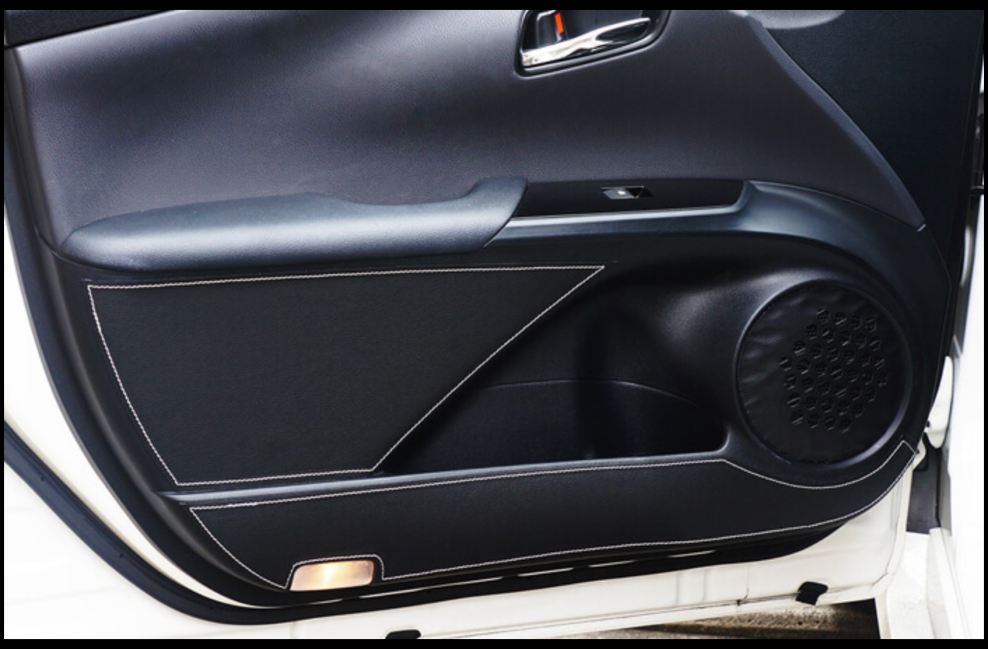 TOMS DOOR KICK PROTECTOR For PRIUS ZVW5 08471-TZW50