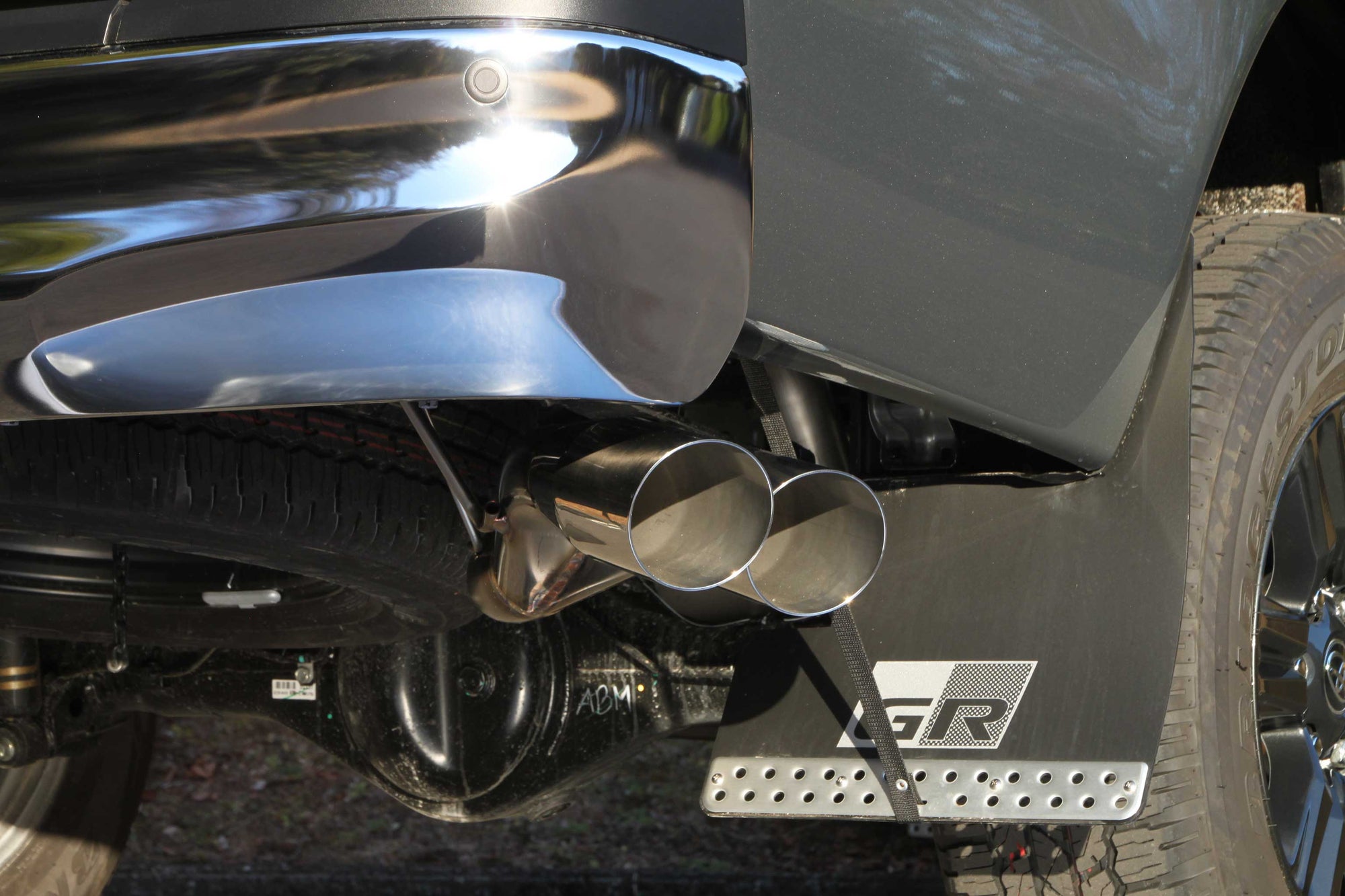 FUJITSUBO AUTHORIZE S For HILUX 2.4DT AFTER MINOR GUN125 370-20962