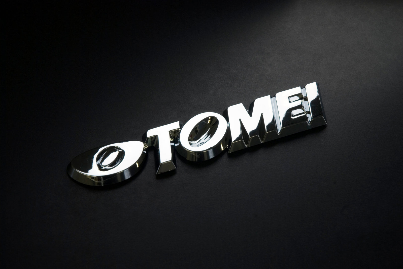TOMEI EMBLEM   763000