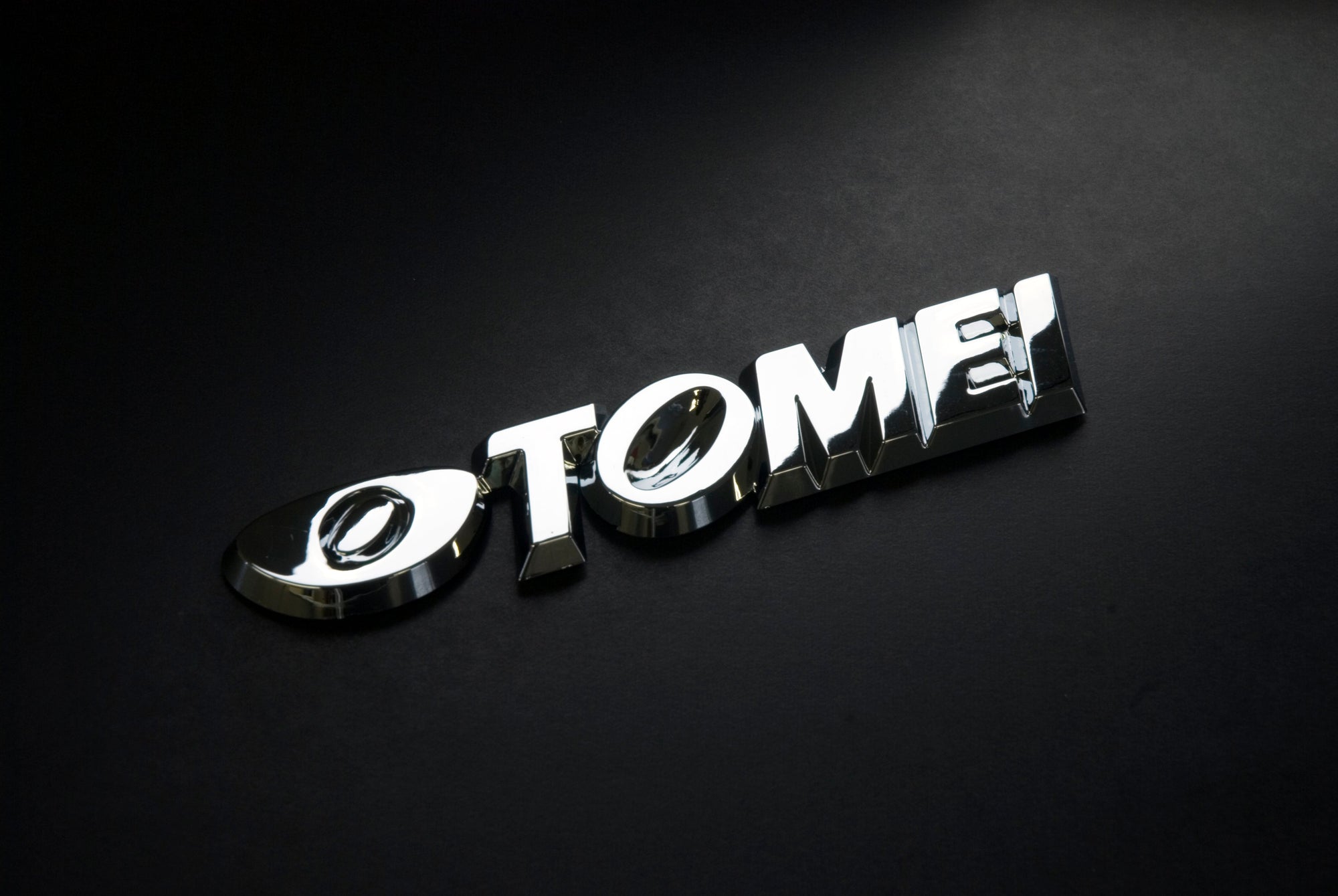 TOMEI EMBLEM   763000