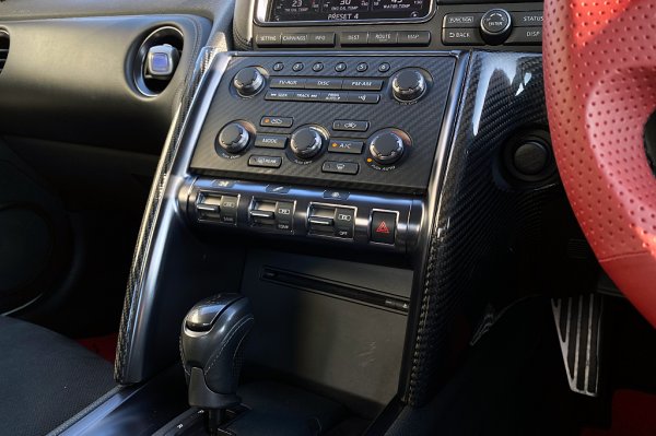TOP SECRET DASH PANEL WET CARBON FOR NISSAN GT-R R35 TOP-SECRET-00140