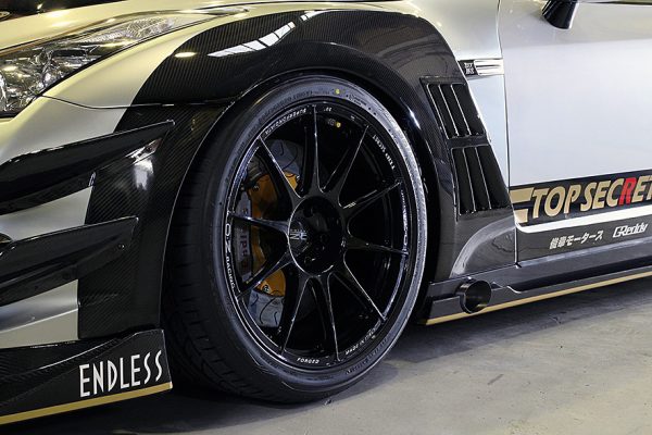TOP SECRET FRONT WIDE FENDER TYPE 1 HALF CARBON FOR NISSAN GT-R R35 TOP-SECRET-00107