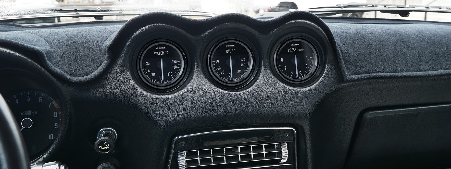 PIVOT STING 52 VOLTMETER GAUGE GREEN LIGHT STV-5