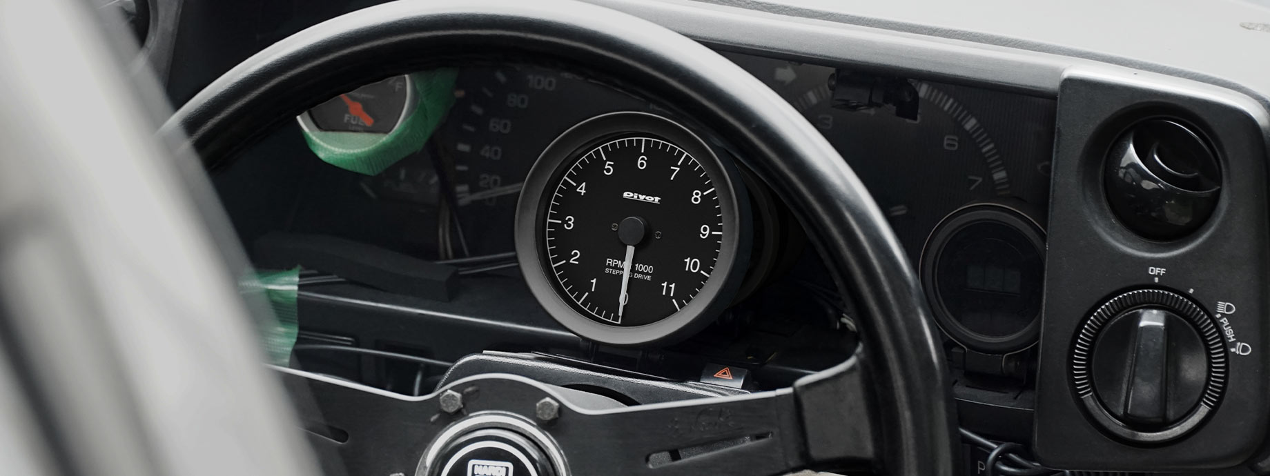 PIVOT GT GAUGE-80 TACHOMETER GAUGE GREEN LIGHT GST-8G