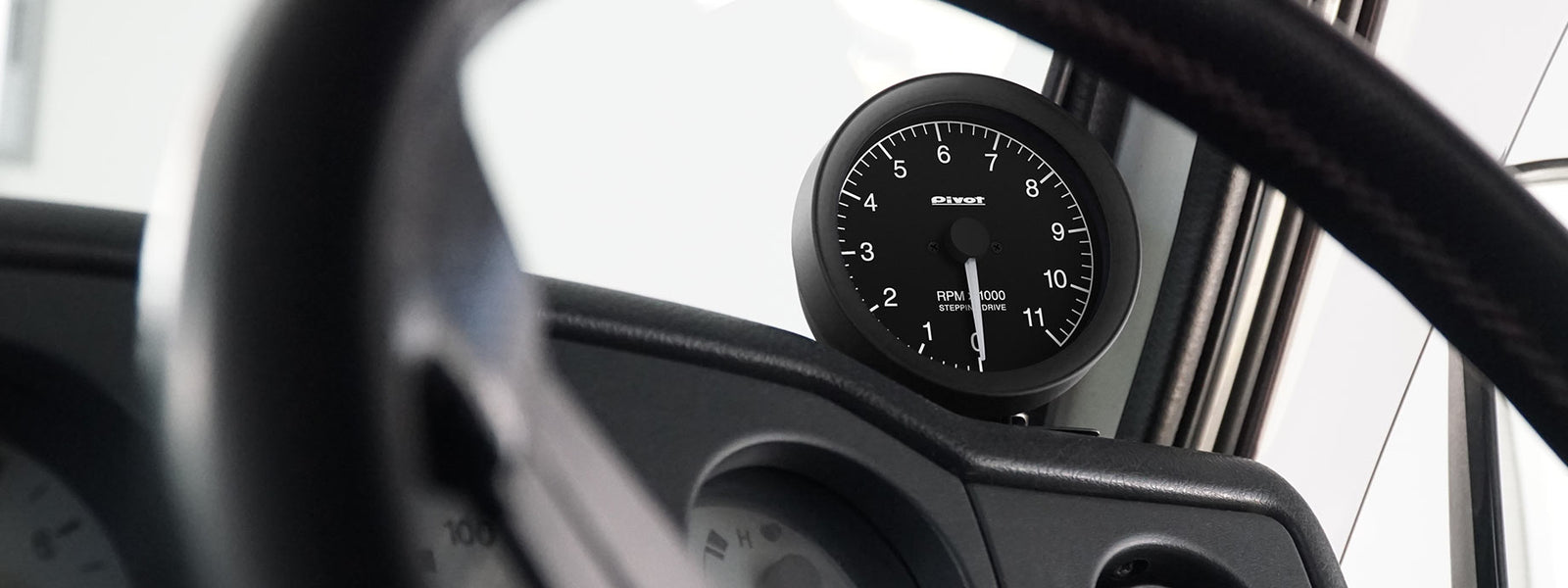 PIVOT GT GAUGE-80 TACHOMETER GAUGE GREEN LIGHT GST-8G