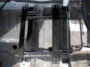 KAWAI WORKS N075L LEFT SIDE SEAT RAIL FOR BRIDE CUGA VORGA FOR NISSAN SUNNY B310 77.11~ 81.9 KAWAI-WORKS-16615